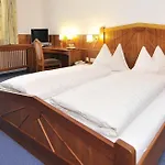 Hotel Alpines Gourmet Montanara 4*