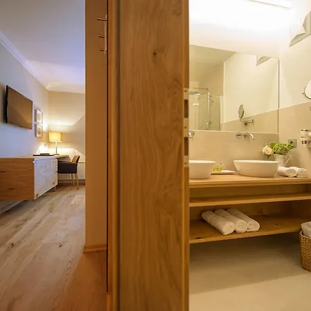 Hotel Alpines Gourmet Montanara 4*