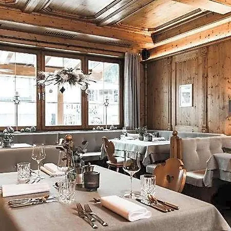 ホテル Alpines Gourmet Montanara フラッハウ