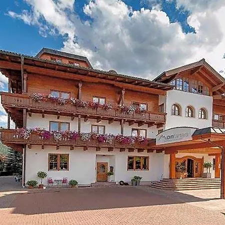 Alpines Gourmet Montanara 4* フラッハウ