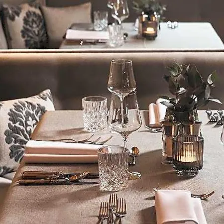 Alpines Gourmet Montanara ホテル フラッハウ
