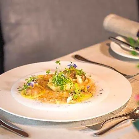 Alpines Gourmet Montanara ホテル フラッハウ
